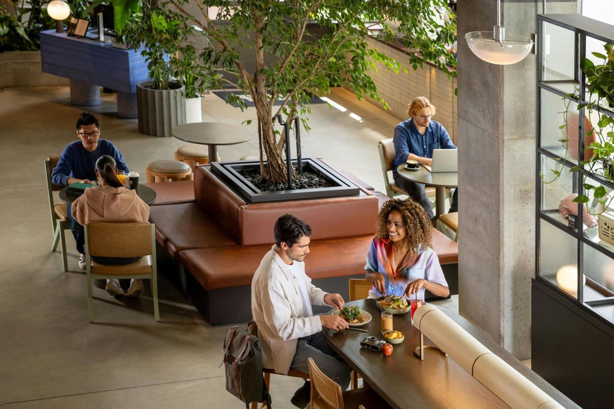 Moxy Sydney Airport Hotel Exterior photo