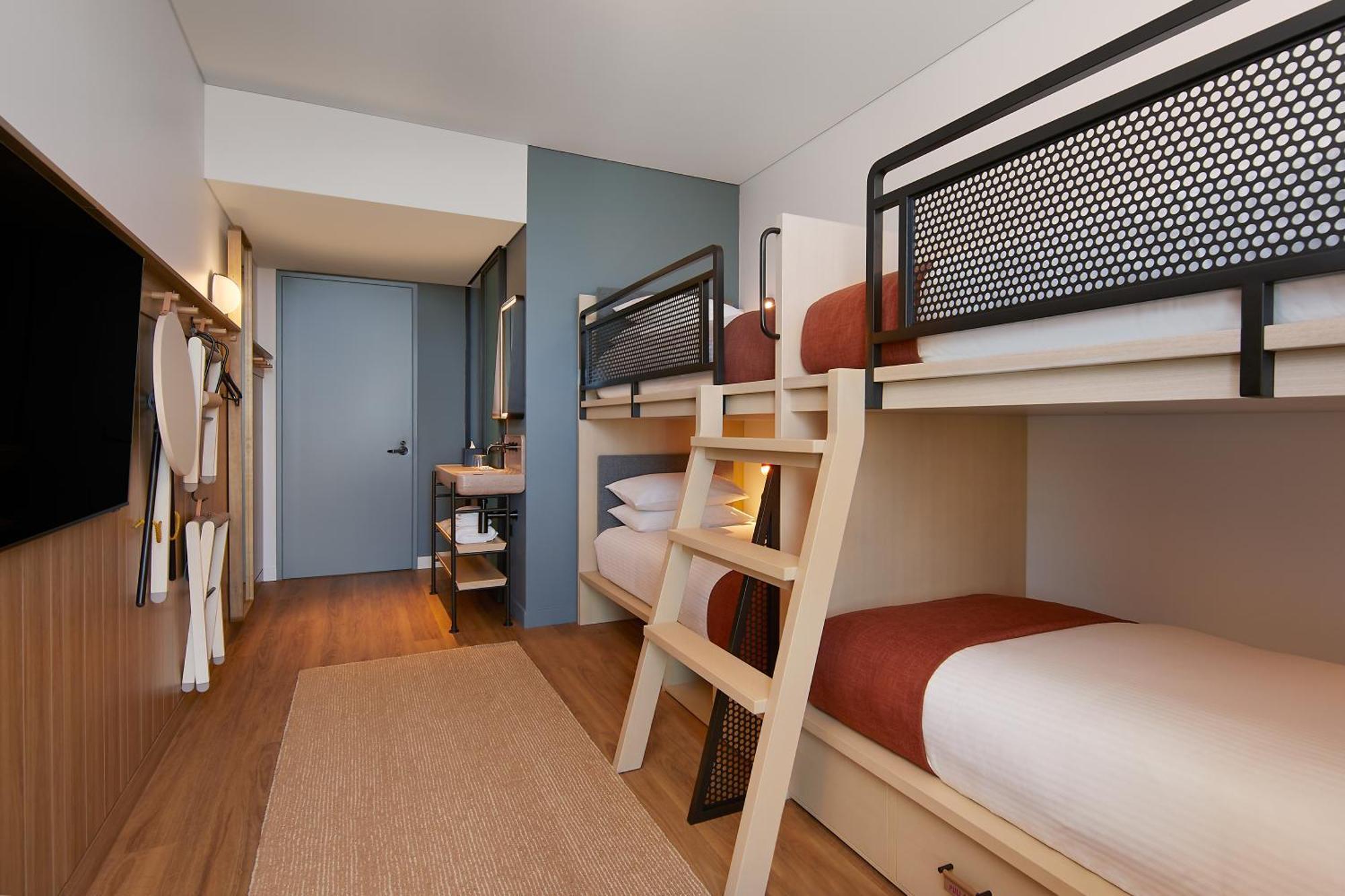 Moxy Sydney Airport Hotel Exterior photo