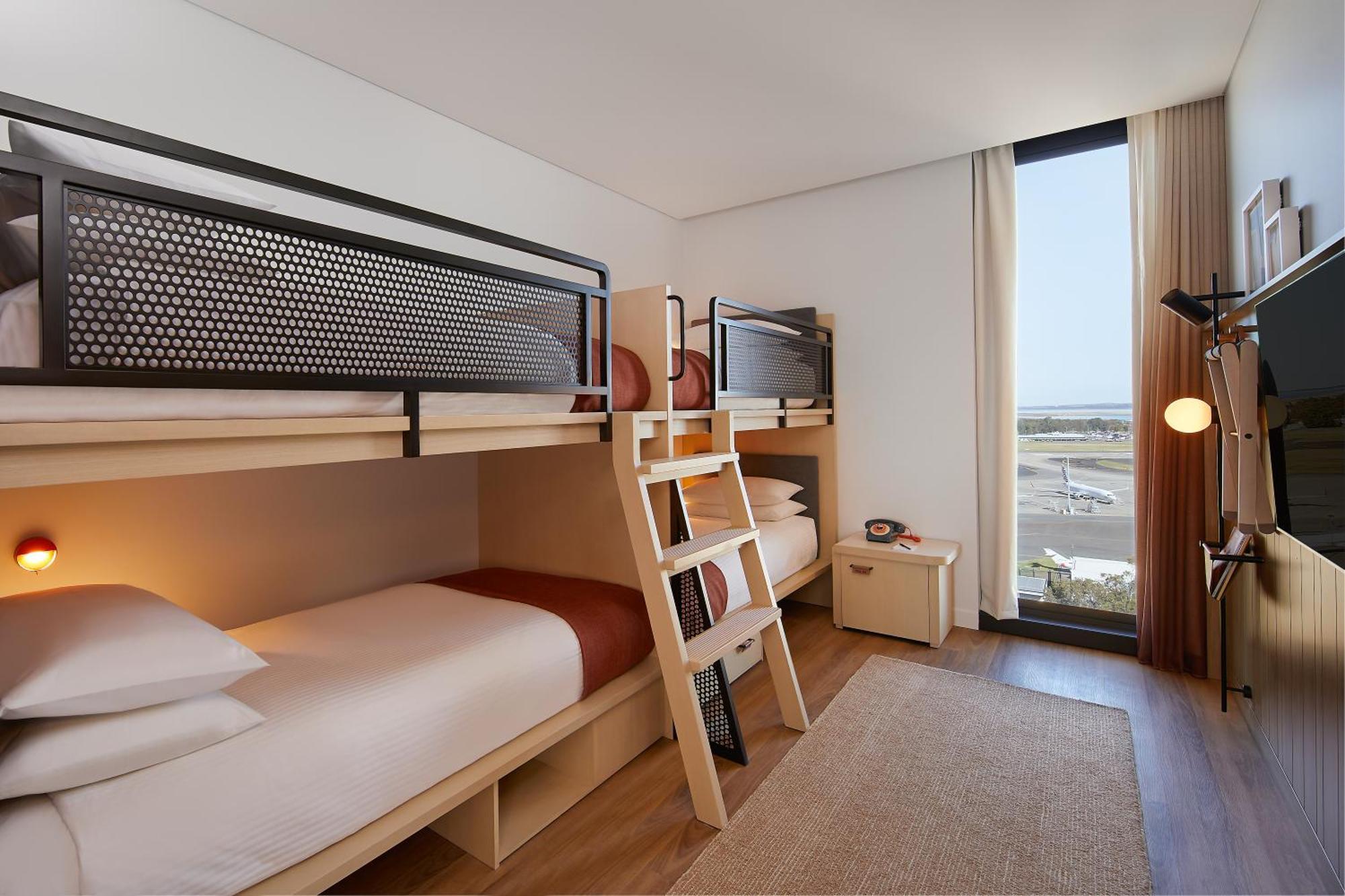 Moxy Sydney Airport Hotel Exterior photo